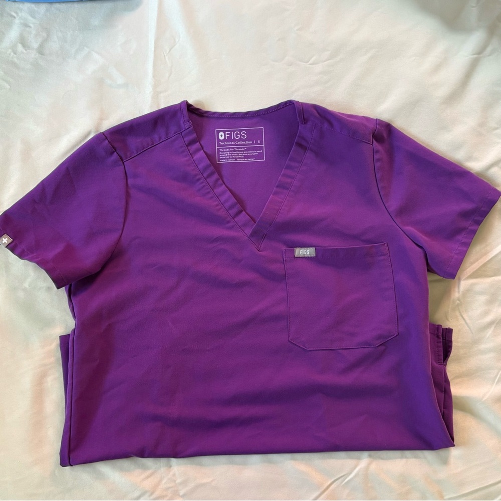 Figs Magic Purple Catarina Top
